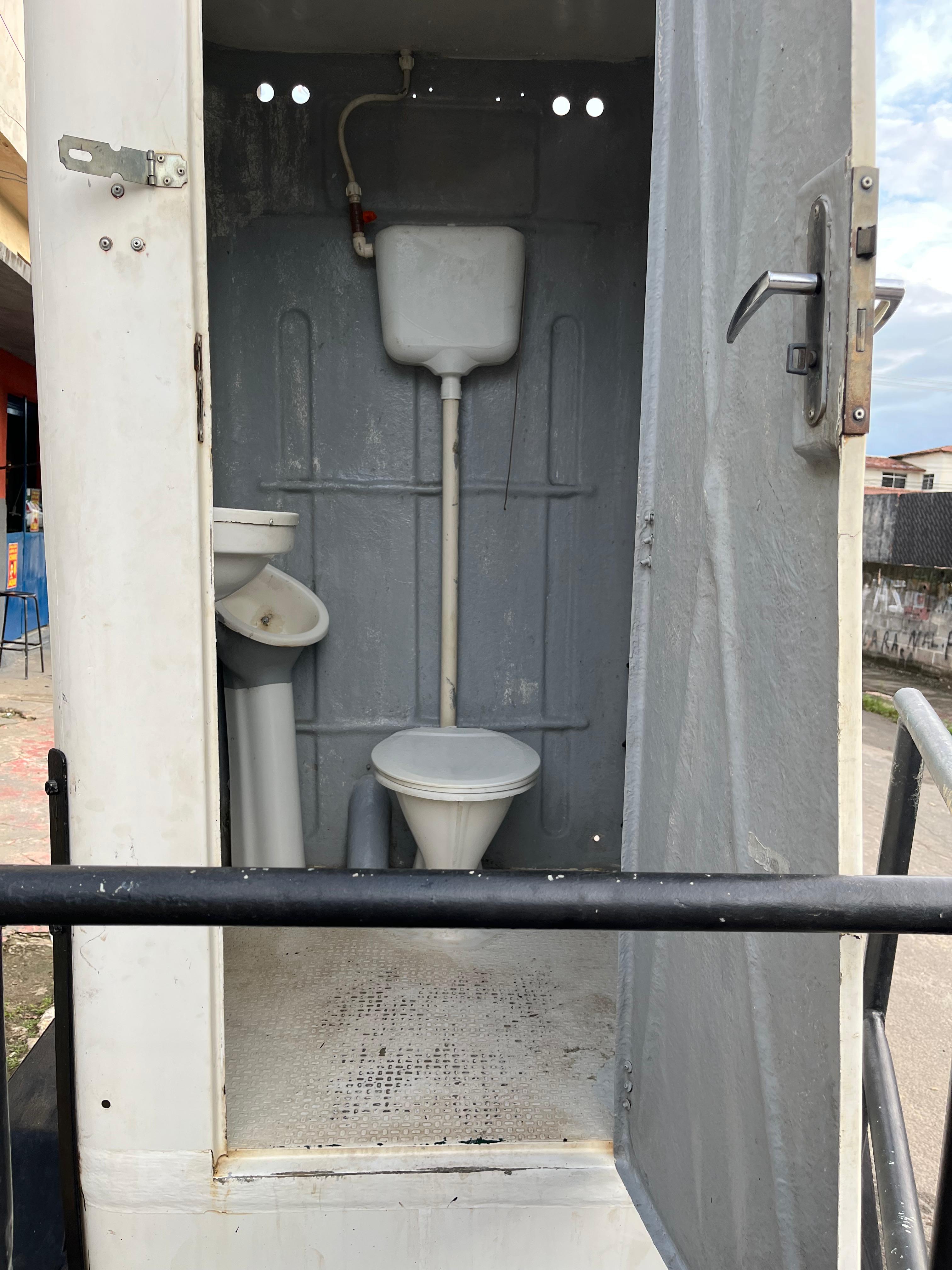 Banheiro em reboque 2